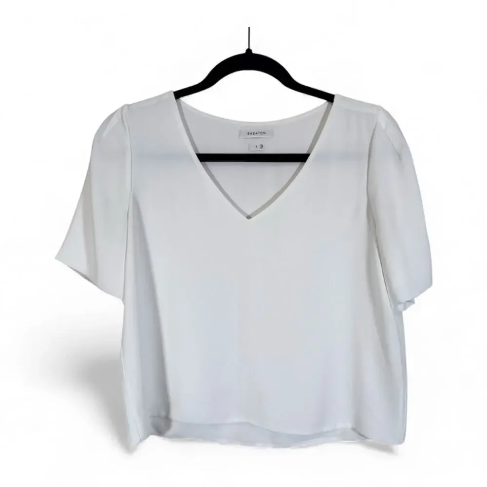 Babaton Aritzia White Short Sleeve Cropped Blouse Womens S Preppy V Neck Staple